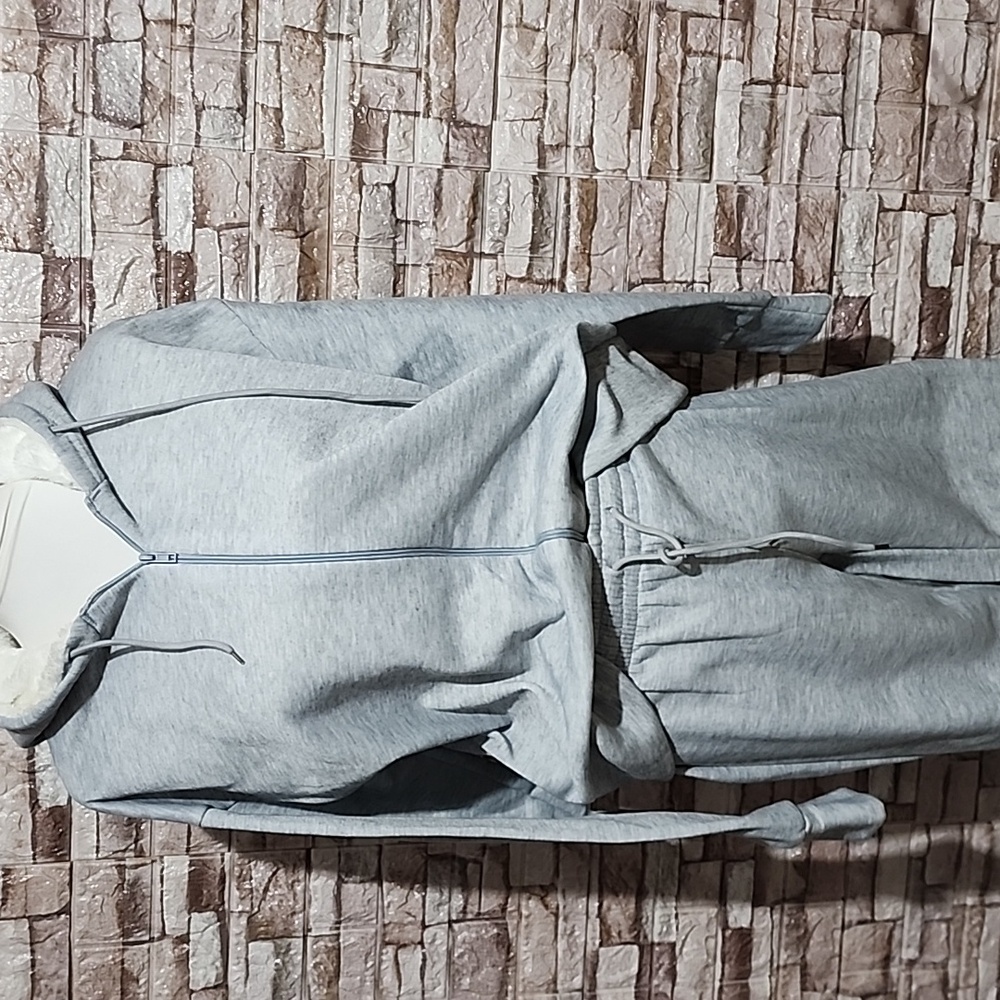 NYC Brand New No Tag Gray Full Zipp Hoodie and Sweatpants Set 2